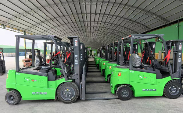 工业搬运的革新之作：龙工嘉峪关叉车技术实践与价值解析